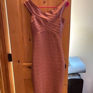 Elegant Pink Sleeveless Dress